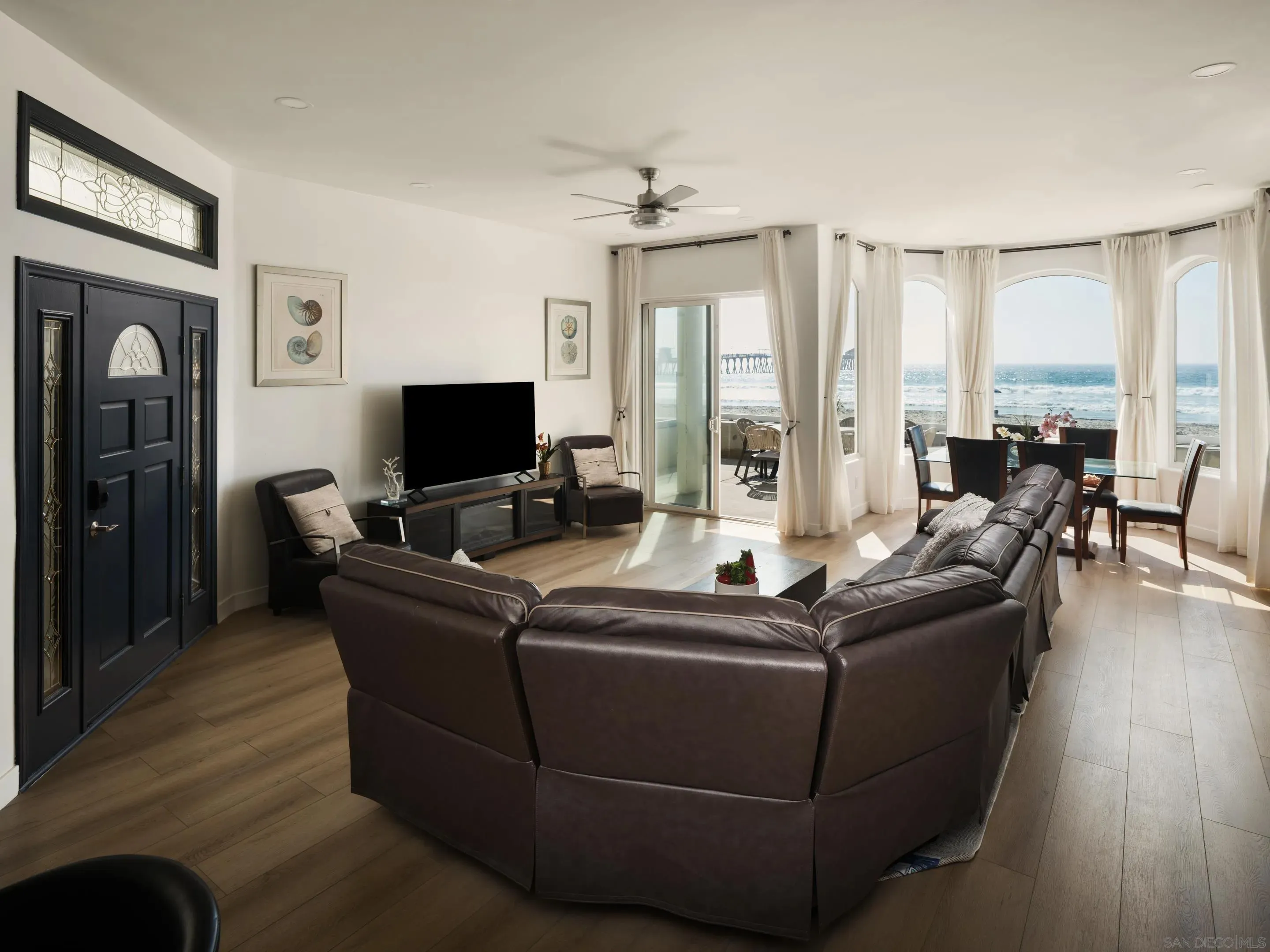 Imperial Beach, California 91932, United States, 4 Bedrooms Bedrooms, ,4 BathroomsBathrooms,Residential,Active,224020