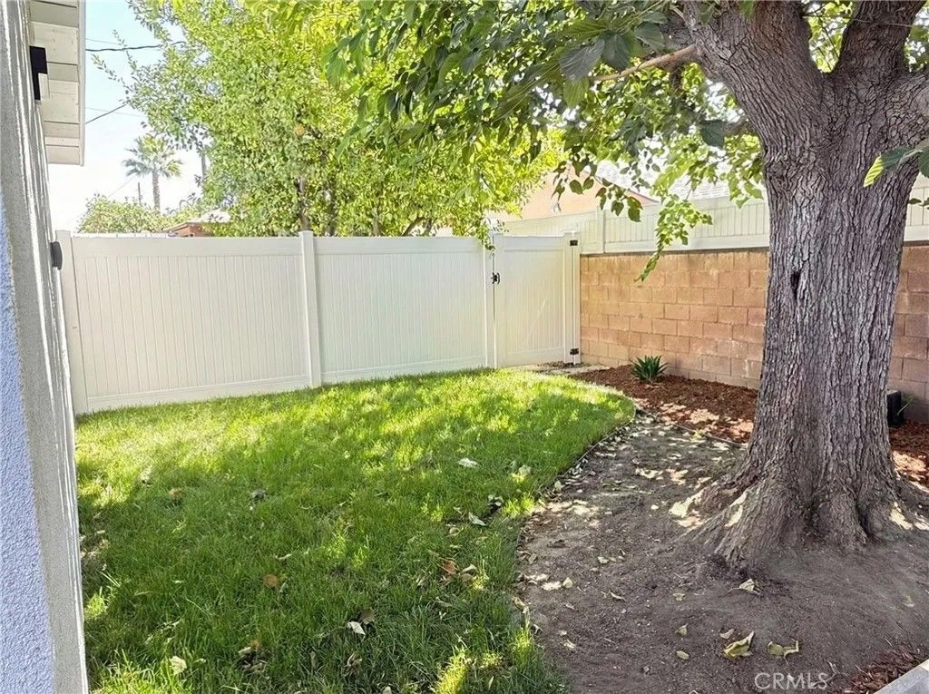 Photo of 8460 N Nestle Ave, Northridge, CA 91325 (MLS # BB26011754)