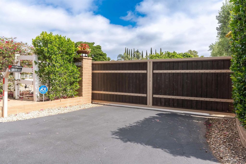 Photo of 1036 Capra Way, Fallbrook, CA 92028 (MLS # 250038895)