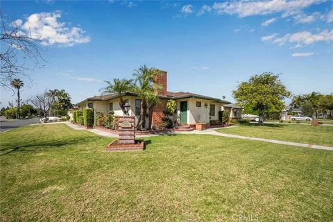 Photo of 10253 Hopeland Ave, Downey, CA 90241 (MLS # PW26054316)