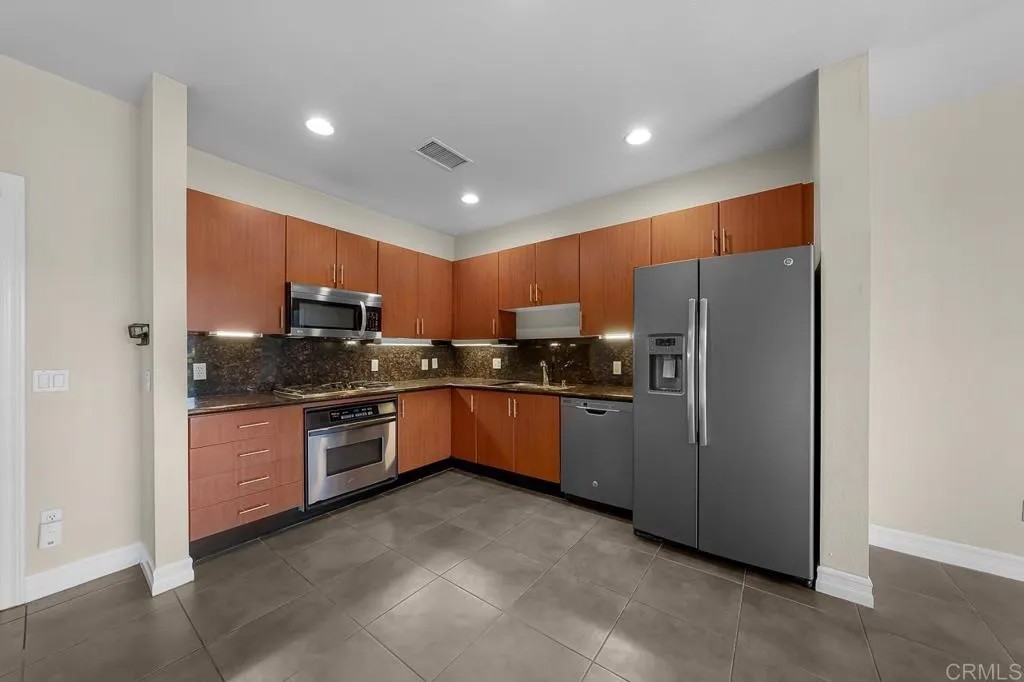 550 Park Blvd 2408
