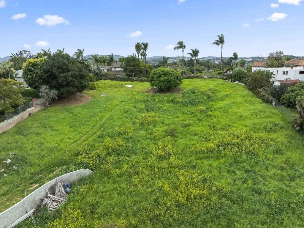 Photo of 1683 Watson Way, Vista, CA 92083 (MLS # NDP2601502)