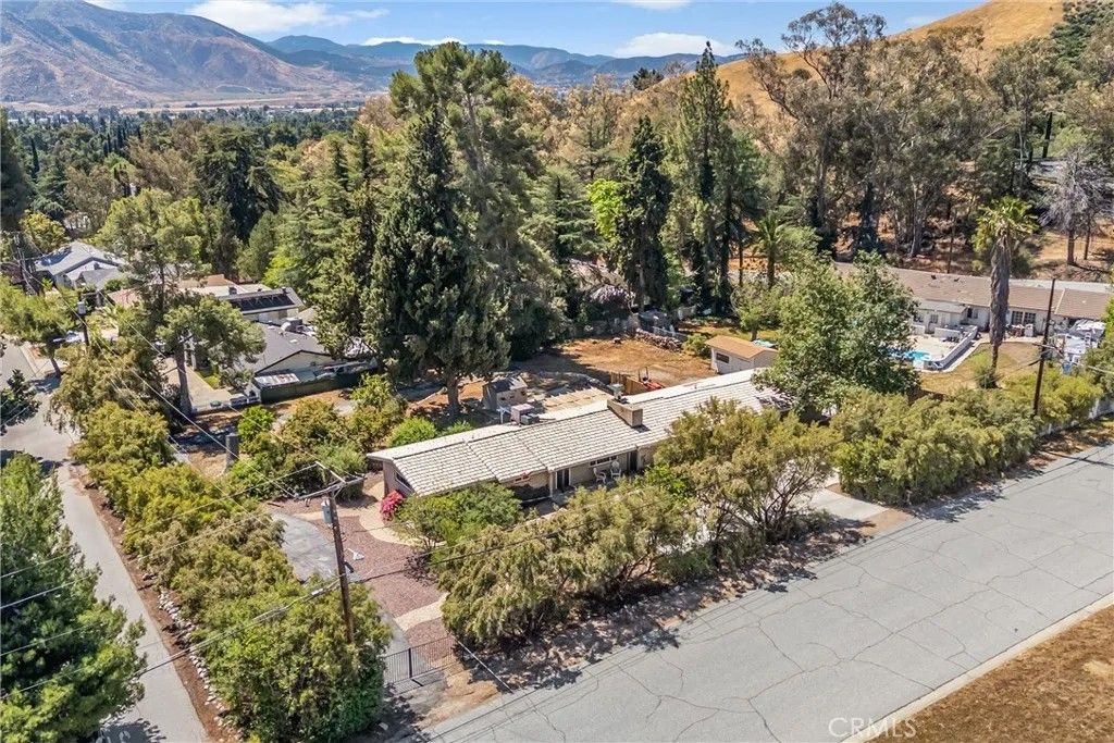 Photo of 90 Summit Dr, Banning, CA 92220 (MLS # IG26078724)