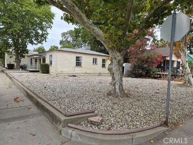 111 Baxter Avenue