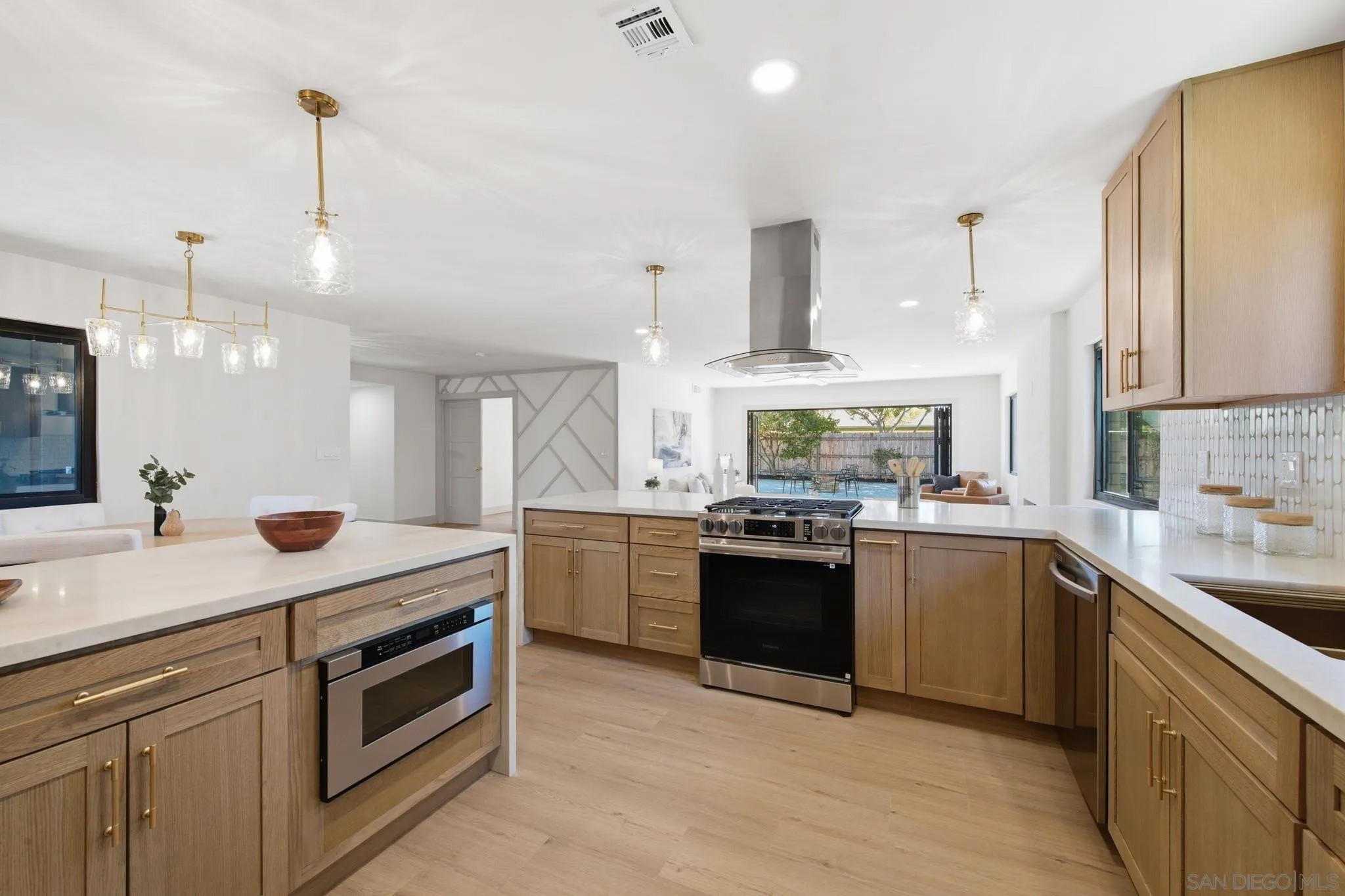 3227 Mercer