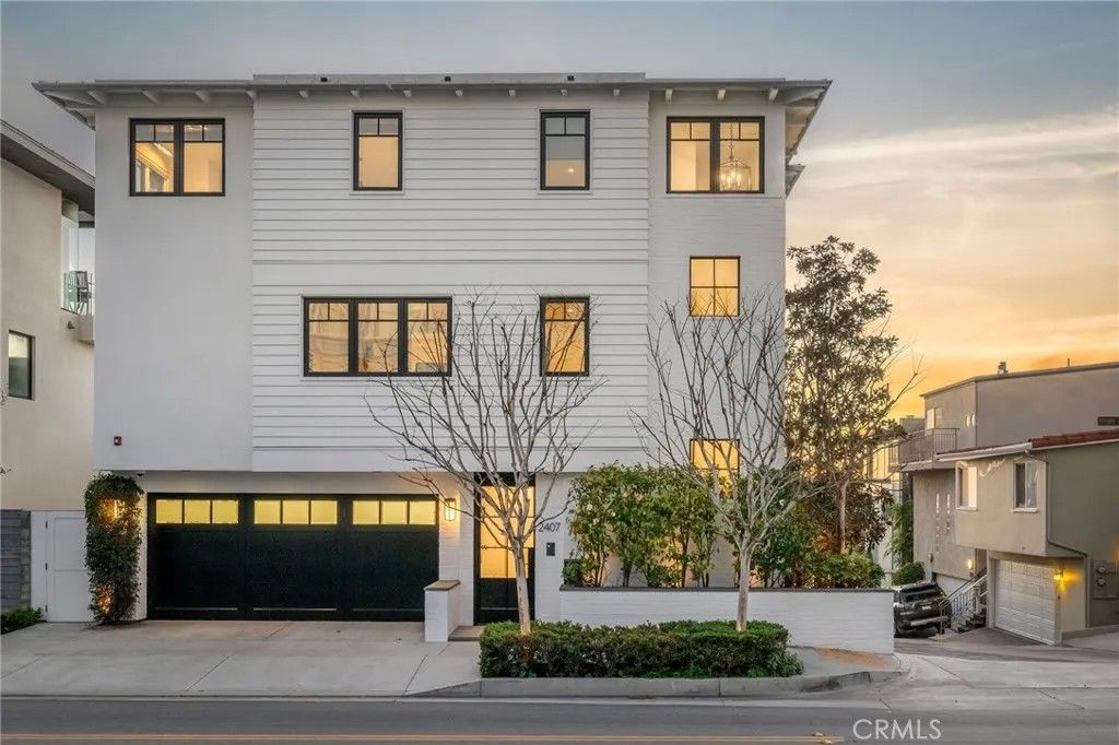 Photo of 2407 Manhattan Ave, Manhattan Beach, CA 90266 (MLS # SB26036093)