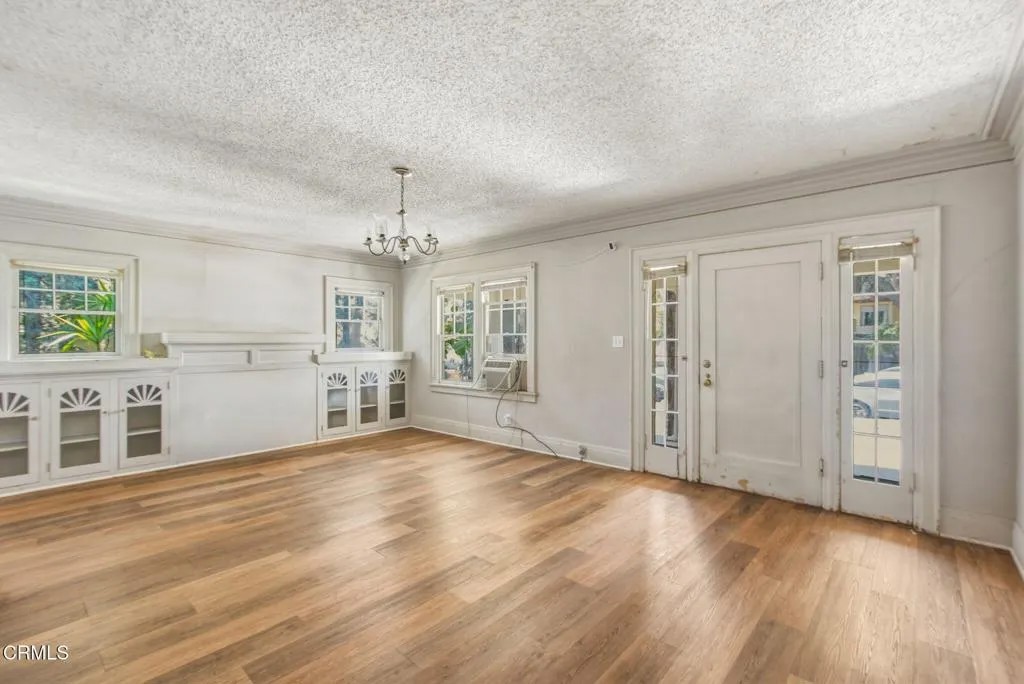 328 N Isabel
