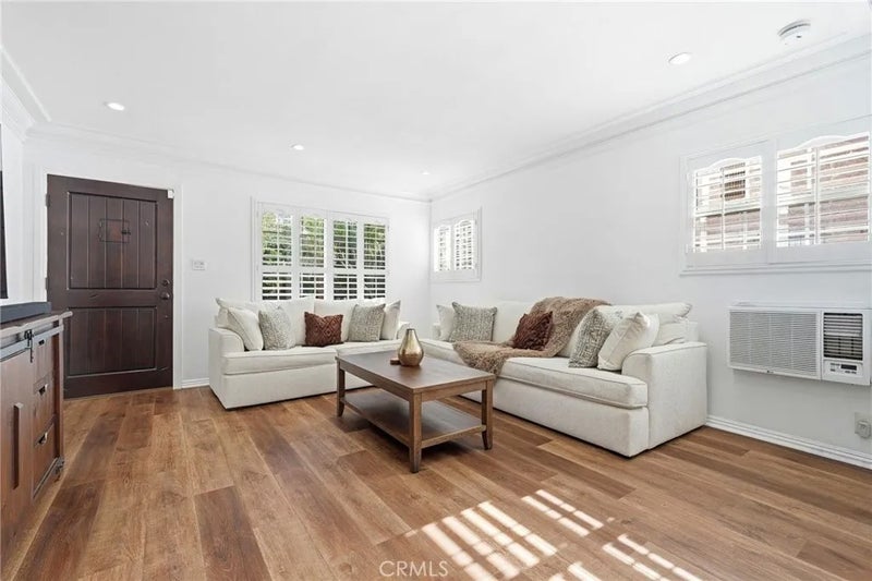 4027 La Salle