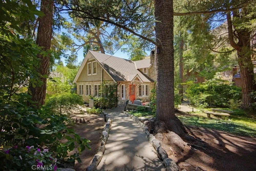 28 Bear Drive