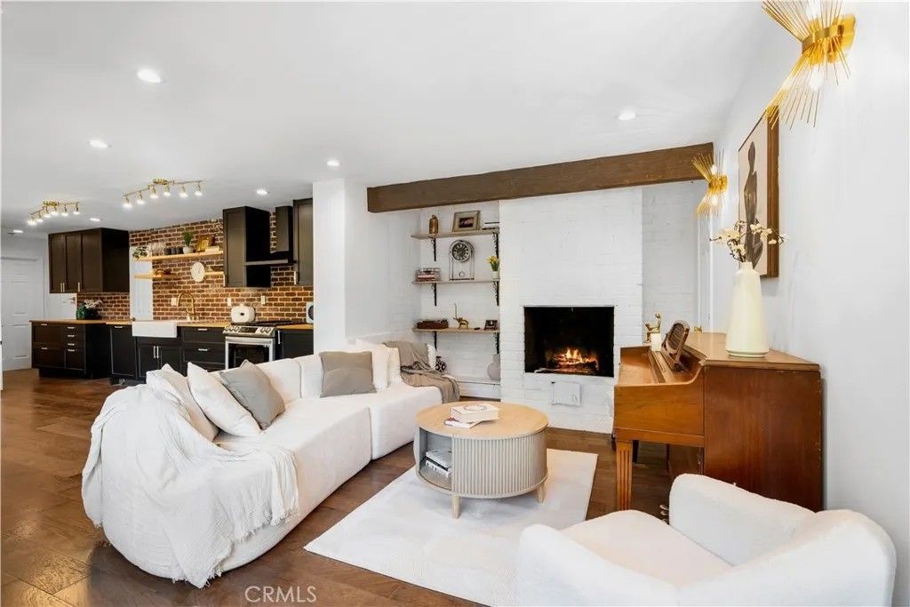 Photo of 1930 Weepah Way, Los Angeles, CA 90046 (MLS # SR26037260)