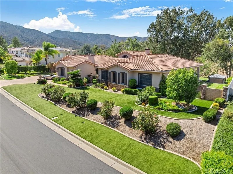 42926 Joshua Tree Court