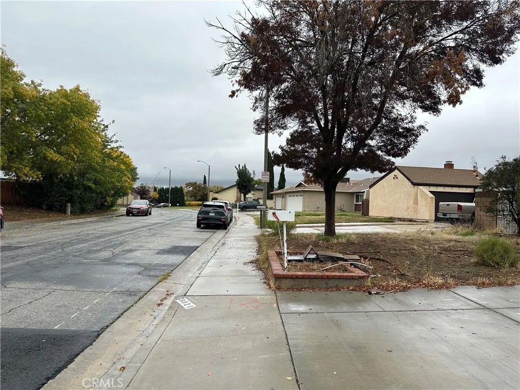 Photo of 3021 Limewood Ln, Lancaster, CA 93536 (MLS # GD25266282)