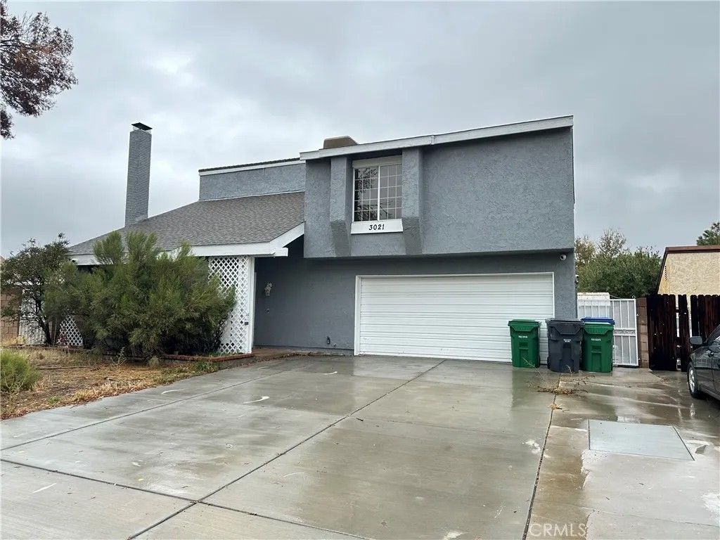 Photo of 3021 Limewood Ln, Lancaster, CA 93536 (MLS # GD25266282)