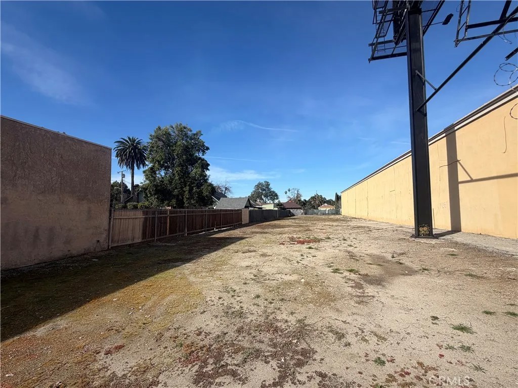 949 Garey Ave