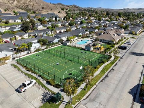 Tiny photo for 20066 Crestview Dr, Canyon Country, CA 91351 (MLS # SR25252618)