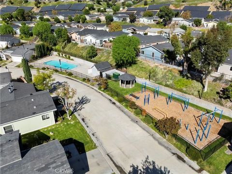 Tiny photo for 20066 Crestview Dr, Canyon Country, CA 91351 (MLS # SR25252618)