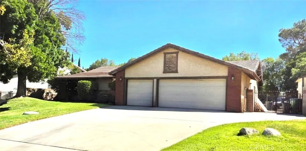 42220 Woodstone