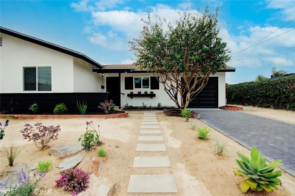 Photo of 2245 Hilldale St, Oceanside, CA 92054 (MLS # OC26021848)