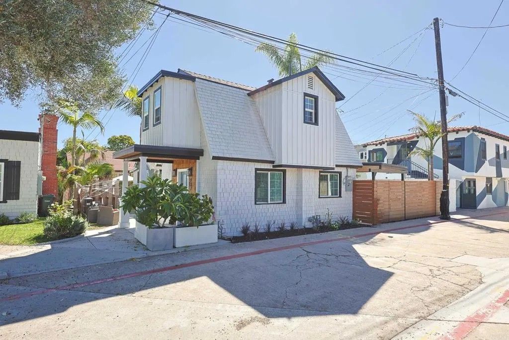 Photo of 937 Olive Ave, Coronado, CA 92118 (MLS # PTP2508326)
