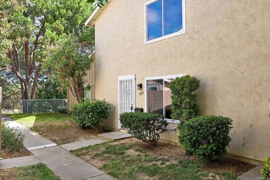 7849 Camino Glorita
