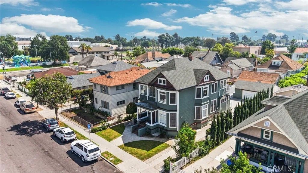 Photo of 2722 W 15th St, Los Angeles, CA 90006 (MLS # DW26074791)