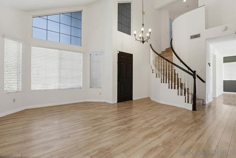 39991 Falcon Way
