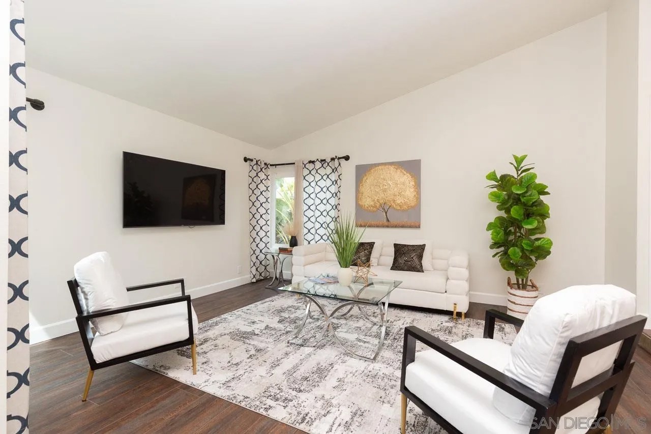 13053 Trail Dust Ave