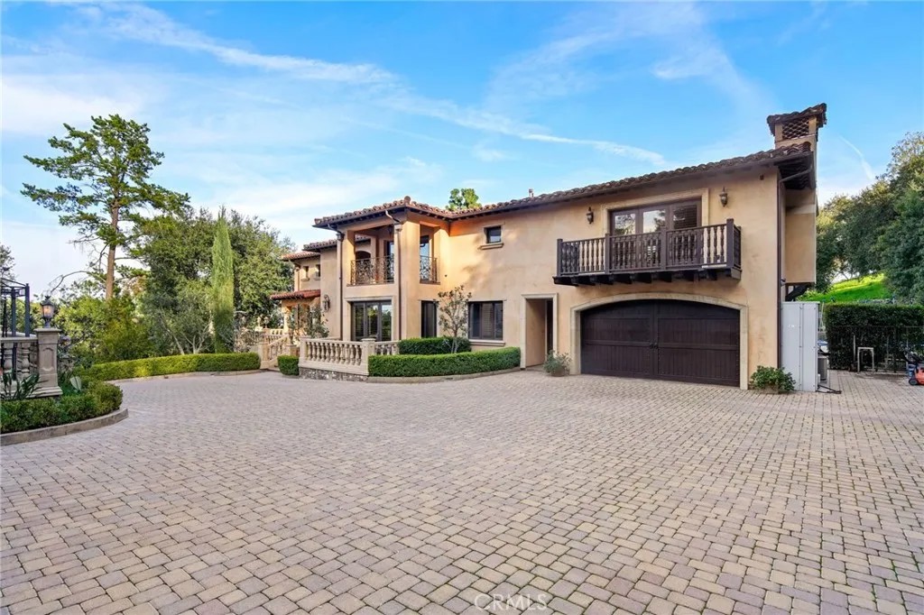 3930 Royal Oak Place