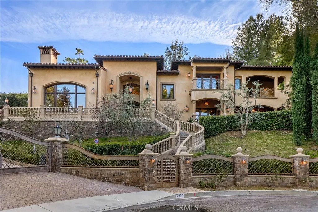 3930 Royal Oak Place
