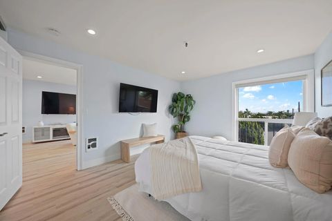 Tiny photo for 4730 Noyes St #106, San Diego, CA 92109 (MLS # 250038694)