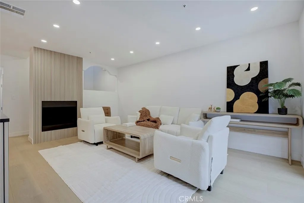 15044 Nordhoff Street 8