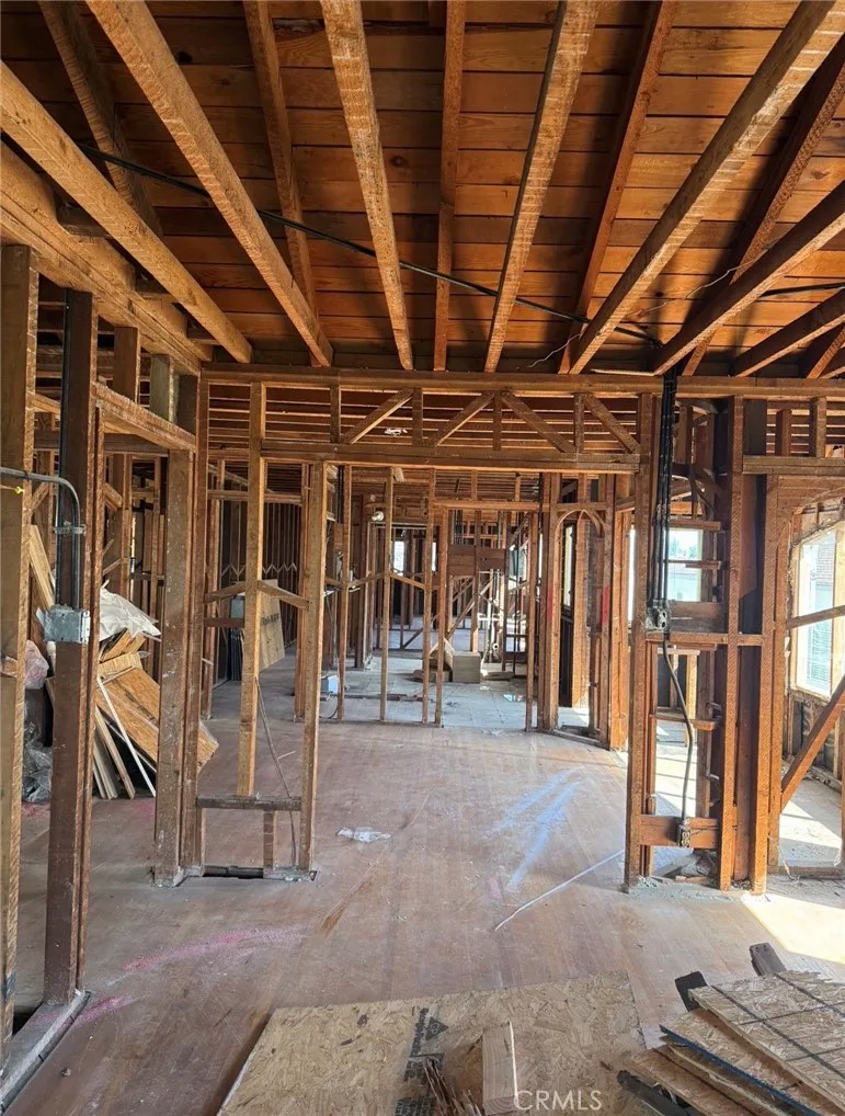 328 N Mariposa