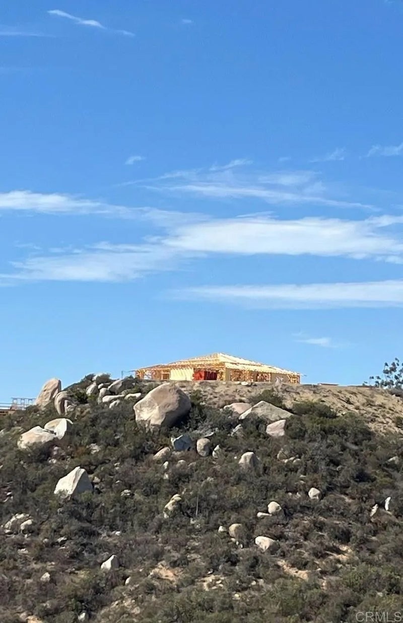 2563 WOODLAND HEIGHTS GLEN