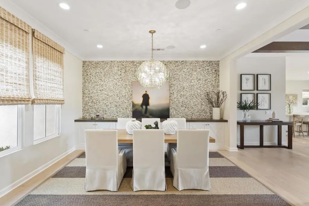 1352 Baumgartner Way