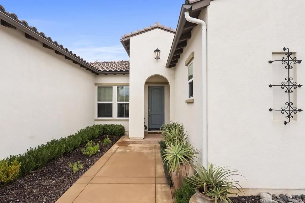 1352 Baumgartner Way