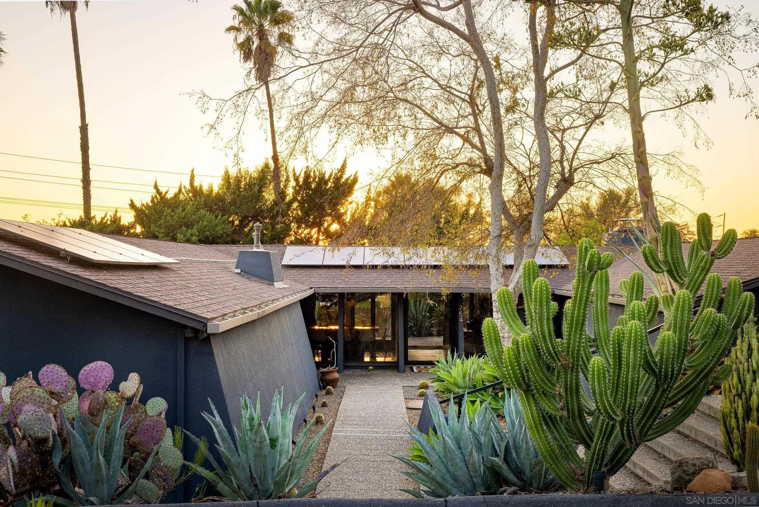 754 El Rancho