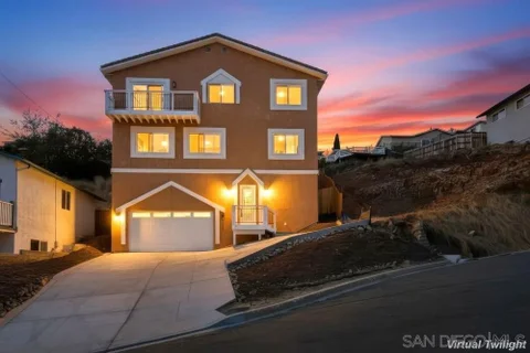 1302 La Presa Ave, Spring Valley, CA 91977 - #: 260023004