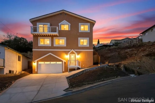 1302 La Presa Ave., Spring Valley