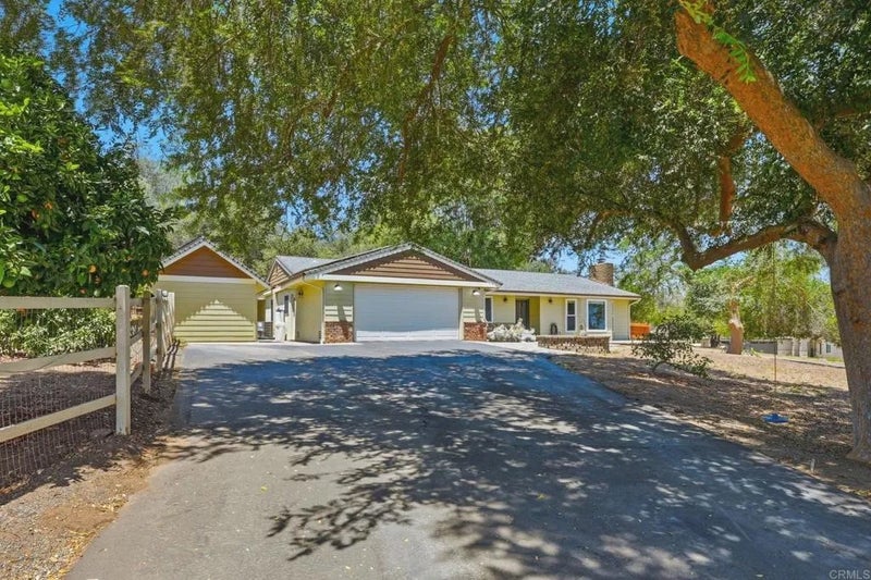 2438 Duraznitos Road