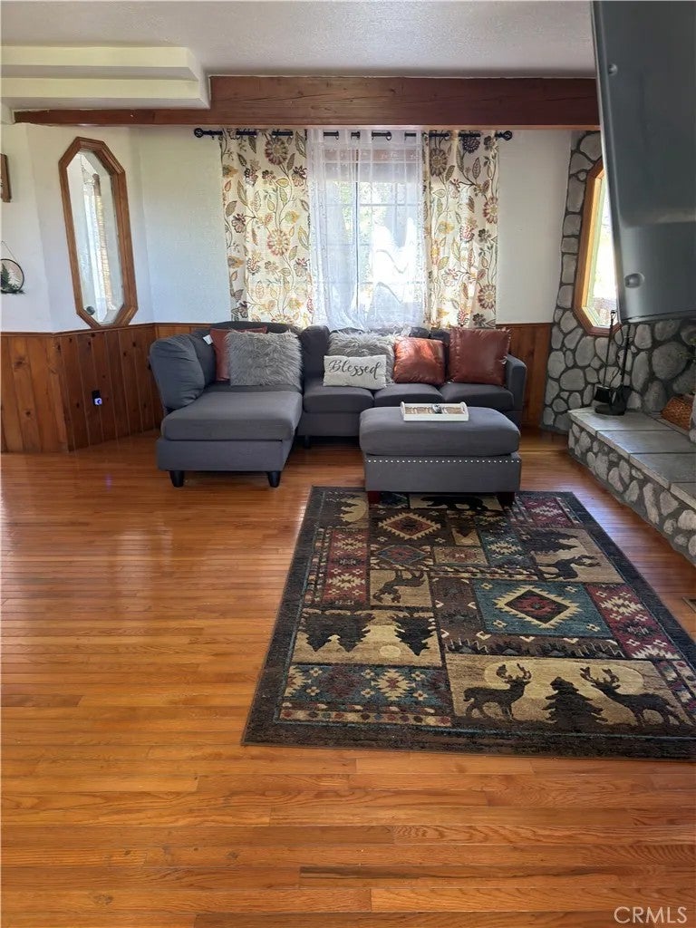 1610 Grass Valley