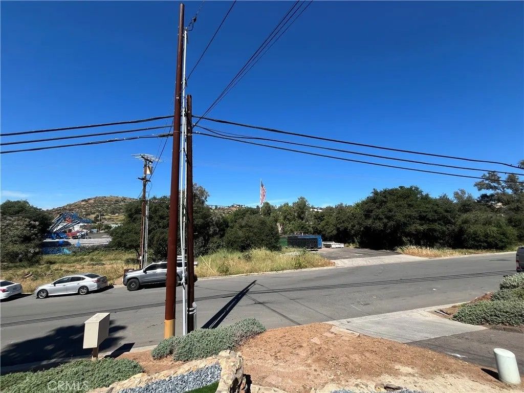 Photo of 9335 Chimney Rock Ln, El Cajon, CA 92021 (MLS # SW26066141)