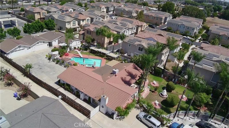5538 W Carlton