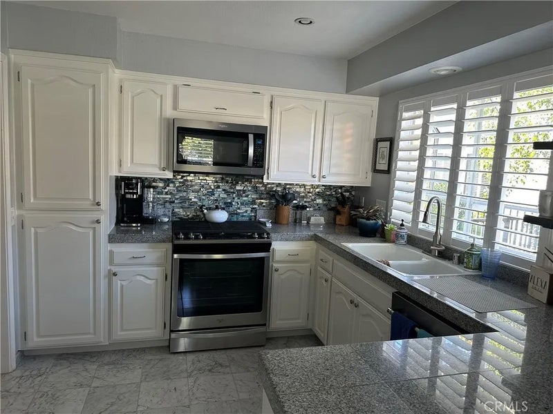 619 Riviera Circle
