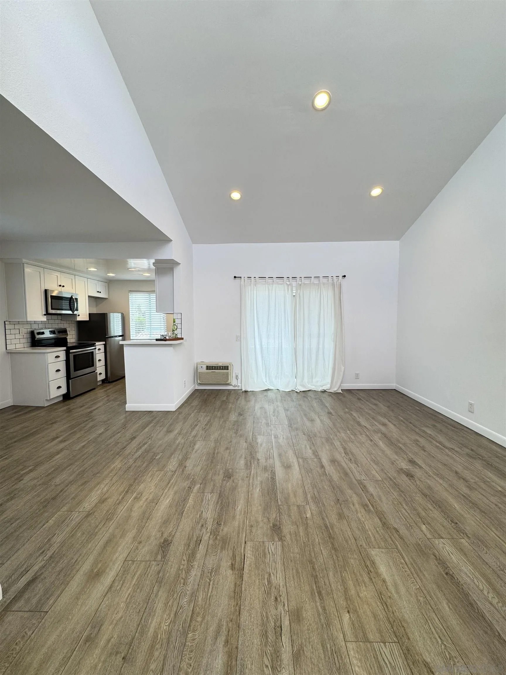4659 Texas St 7