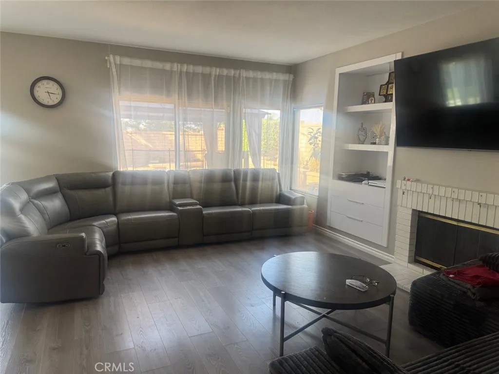 1059 Silvercreek