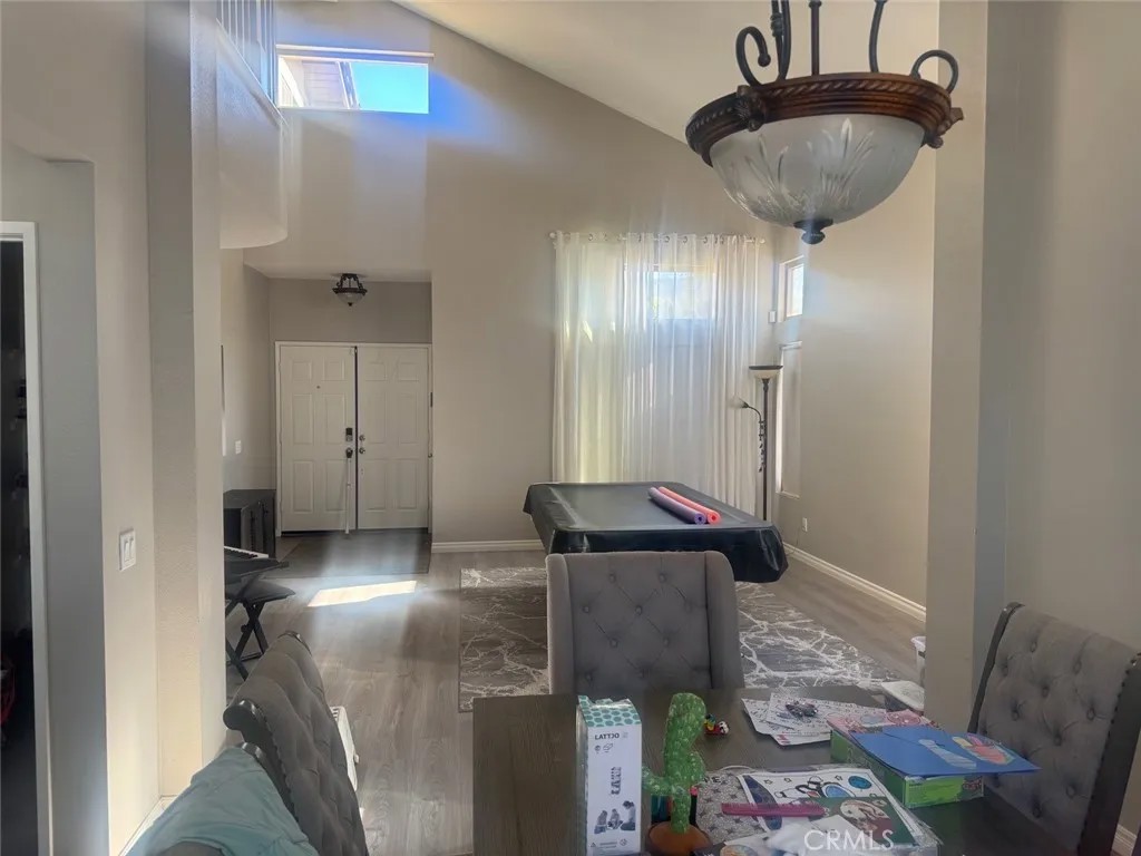 1059 Silvercreek