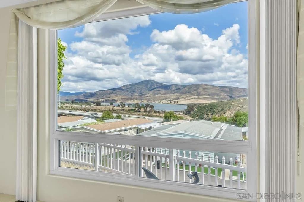 Photo of 275 S Worthington ST #SPC 55, Spring Valley, CA 91977 (MLS # 260011494)