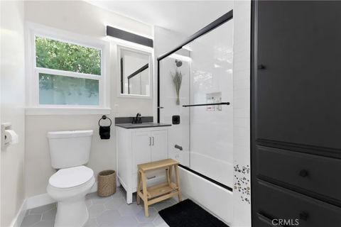 Tiny photo for 805 N Kemp St, Burbank, CA 91505 (MLS # BB25245957)