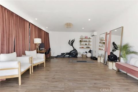 Tiny photo for 805 N Kemp St, Burbank, CA 91505 (MLS # BB25245957)