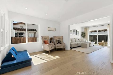 Tiny photo for 805 N Kemp St, Burbank, CA 91505 (MLS # BB25245957)